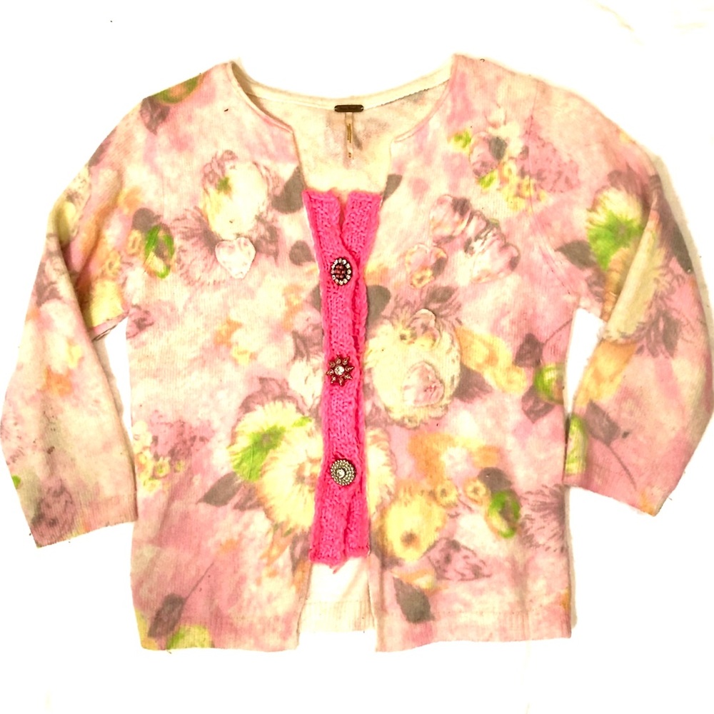 Free People sweater. Medium.